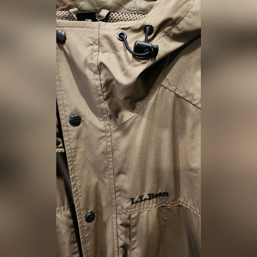 L.L. Bean Country Parka Windbreaker Tan hooded jacket, size Large